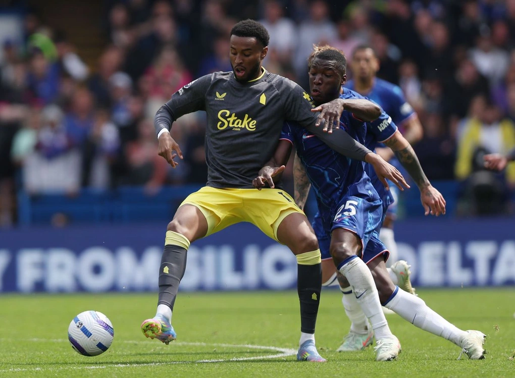 Everton thua trận thứ hai liên tiếp khi trắng tay rời Stamford Bridge (Ảnh: Getty).
