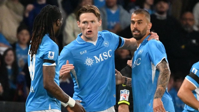 Scott McTominay lập cú đúp giúp Napoli vươn lên dẫn đầu ở Serie A