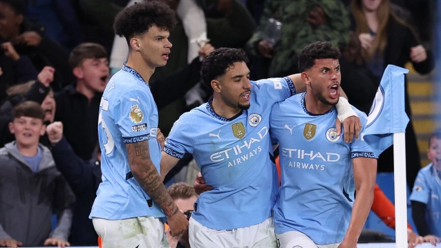 Man City đánh bại Aston Villa 2-1 trên sân nhà.