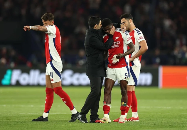 Arsenal để thua 1-2 trên sân của PSG ở lượt về bán kết Champions League 2024/25.