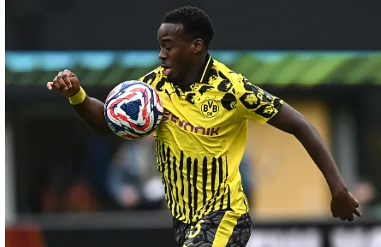 Dortmund lên tiếng vụ bán Jamie Gittens cho Bayern Munich.