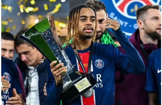 Arsenal và Chelsea ngậm ngùi rút lui trong cuộc đua giành Bradley Barcola