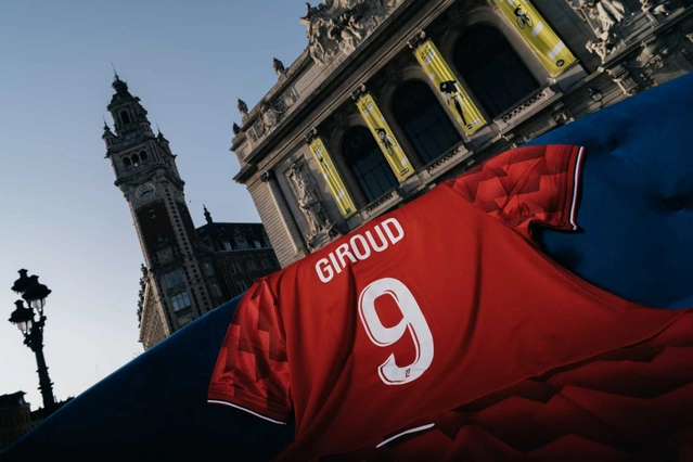 Olivier Giroud chính thức gia nhập Lille